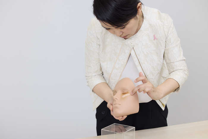 外見ケア専用ファンデーションの塗り方_3