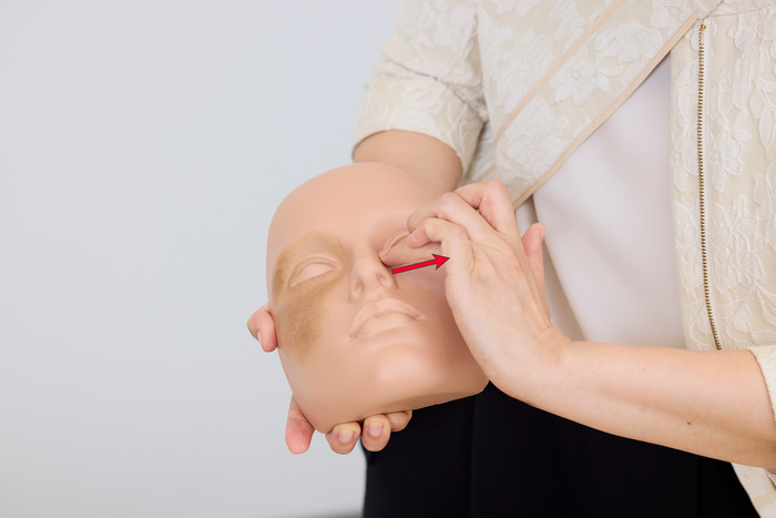 外見ケア専用ファンデーションの塗り方_4